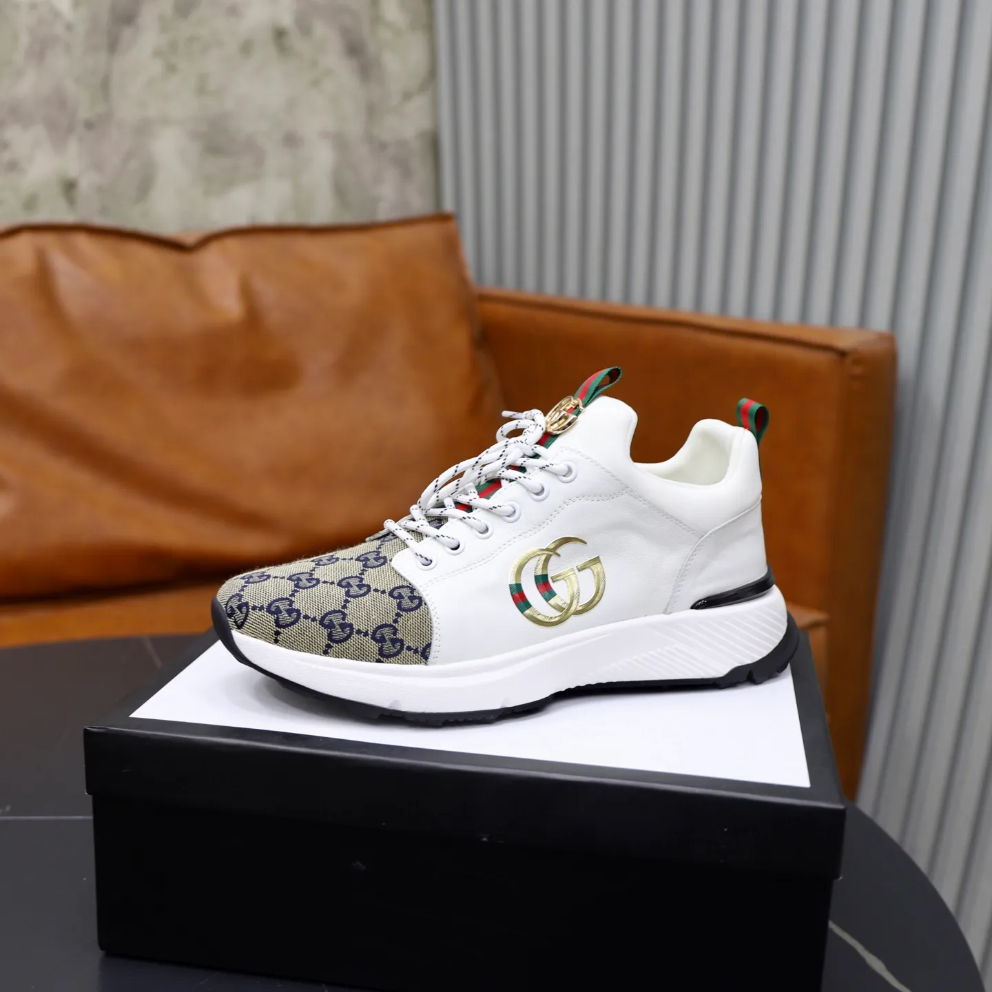 Ex-factory price: 462💰🙅‍♂️🙅‍♂️🙅‍♂️ Brand: GUCCI Standard code: 38-44 (45 customized) Grade: Same as the official website Material: Original material splicing Comfortable and breathable lining Lightweight and wear-resistant sports outsole Style category: Men's fashionable casual shoes Running sneakers Distinguished luxury brand elements Top luxury Color: actual picture color